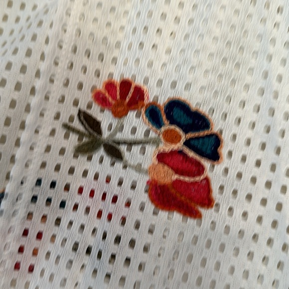 White Mesh Open Front Accent Top With Floral Embroidery Sz MED NEW! - Picture 8 of 9